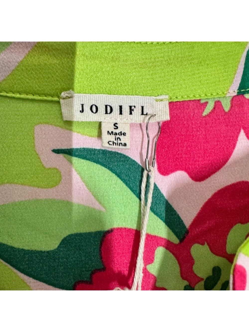 JODIFL Lime Green V Neck Tunic with Hot Pink Hibiscus Flowers size S NWT - Picture 4 of 11